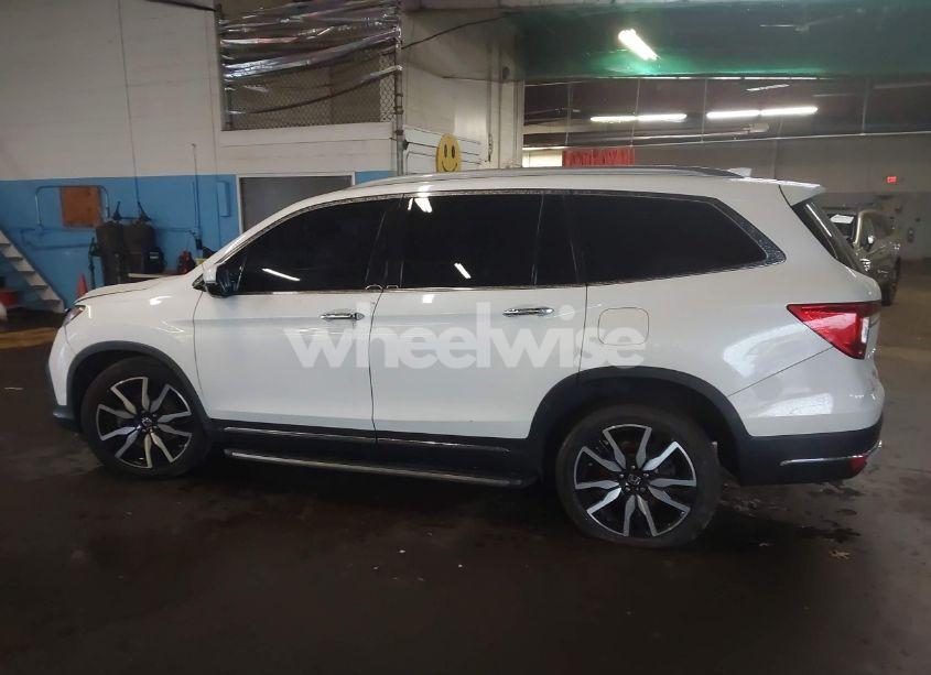 Photo 14 of 2019 Honda Pilot TOURING (VIN 5FNYF6H95KB030896)