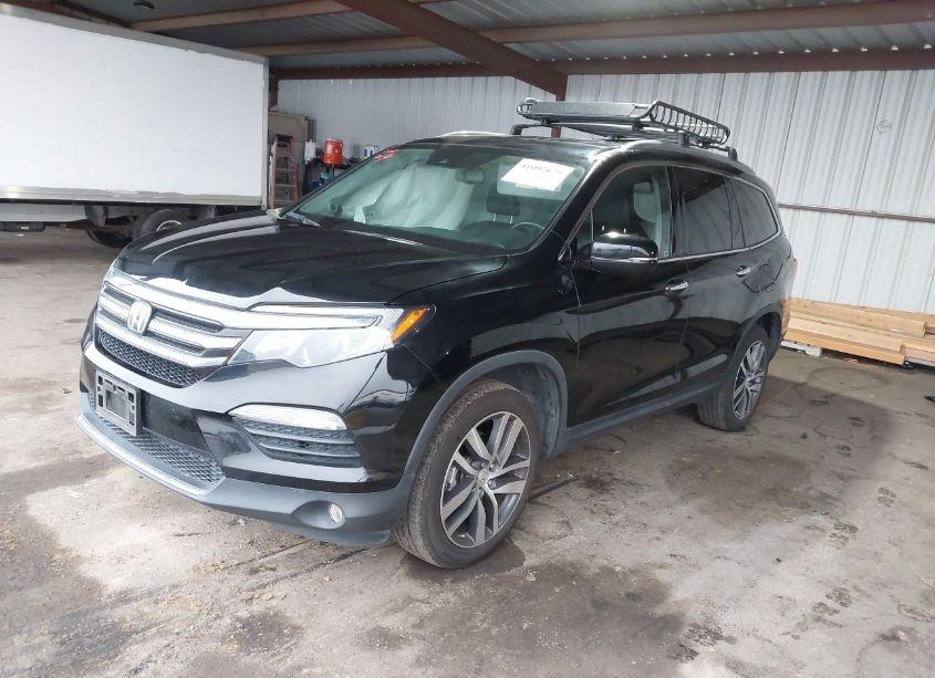 Photo 2 of 2017 Honda Pilot TOURING (VIN 5FNYF6H96HB017678)