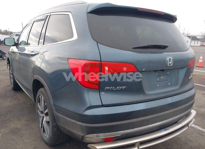 Photo 3 of 2017 Honda Pilot TOURING (VIN 5FNYF6H96HB034402)
