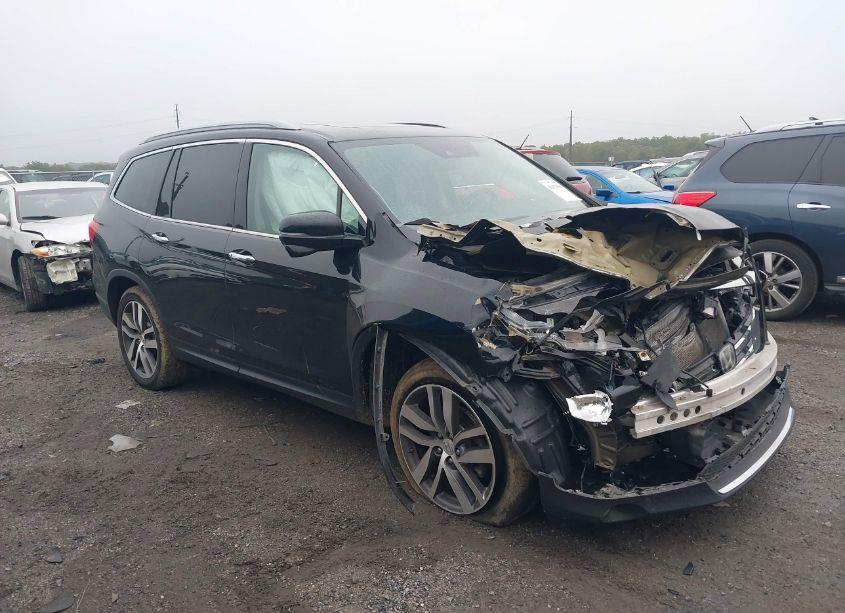2017 Honda Pilot TOURING (VIN 5FNYF6H96HB101192) main photo