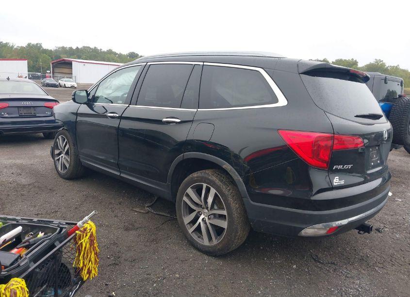 Photo 3 of 2017 Honda Pilot TOURING (VIN 5FNYF6H96HB101192)