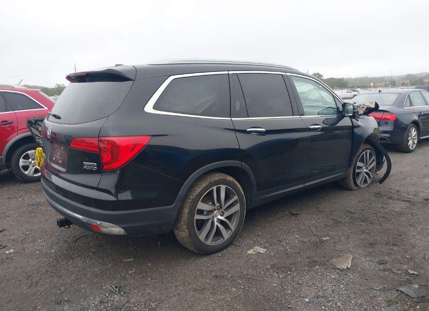 Photo 4 of 2017 Honda Pilot TOURING (VIN 5FNYF6H96HB101192)