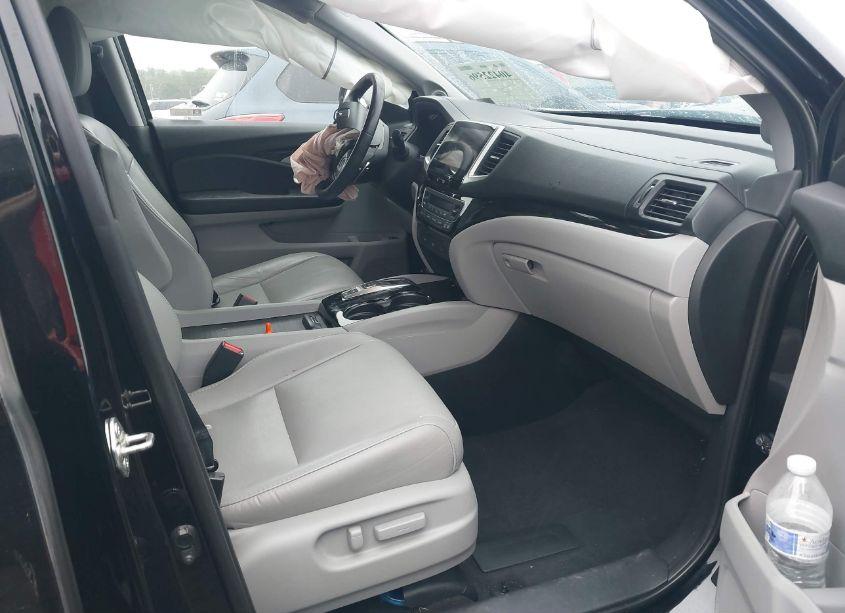 Photo 5 of 2017 Honda Pilot TOURING (VIN 5FNYF6H96HB101192)