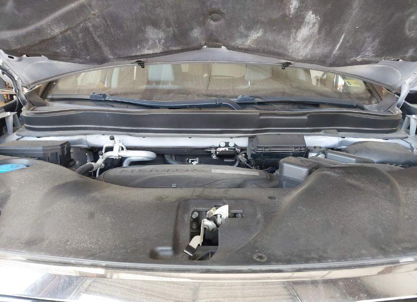 Photo 10 of 2018 Honda Pilot TOURING (VIN 5FNYF6H96JB045986)