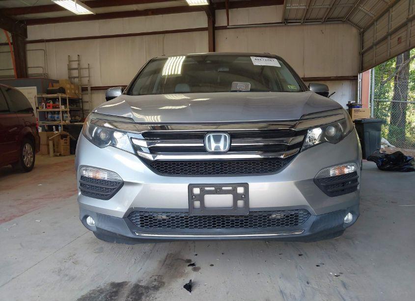 Photo 12 of 2018 Honda Pilot TOURING (VIN 5FNYF6H96JB045986)