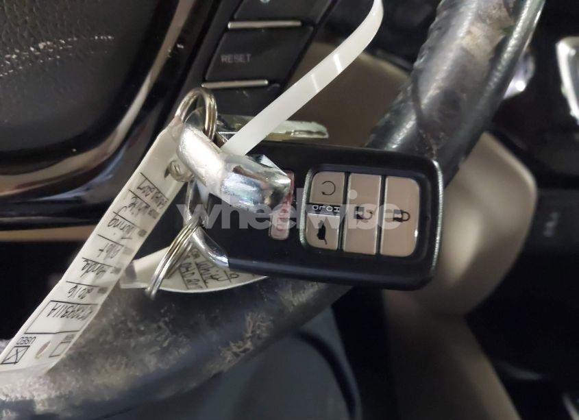 Photo 11 of 2016 Honda Pilot TOURING (VIN 5FNYF6H97GB040207)