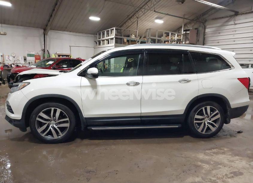 Photo 14 of 2016 Honda Pilot TOURING (VIN 5FNYF6H97GB040207)