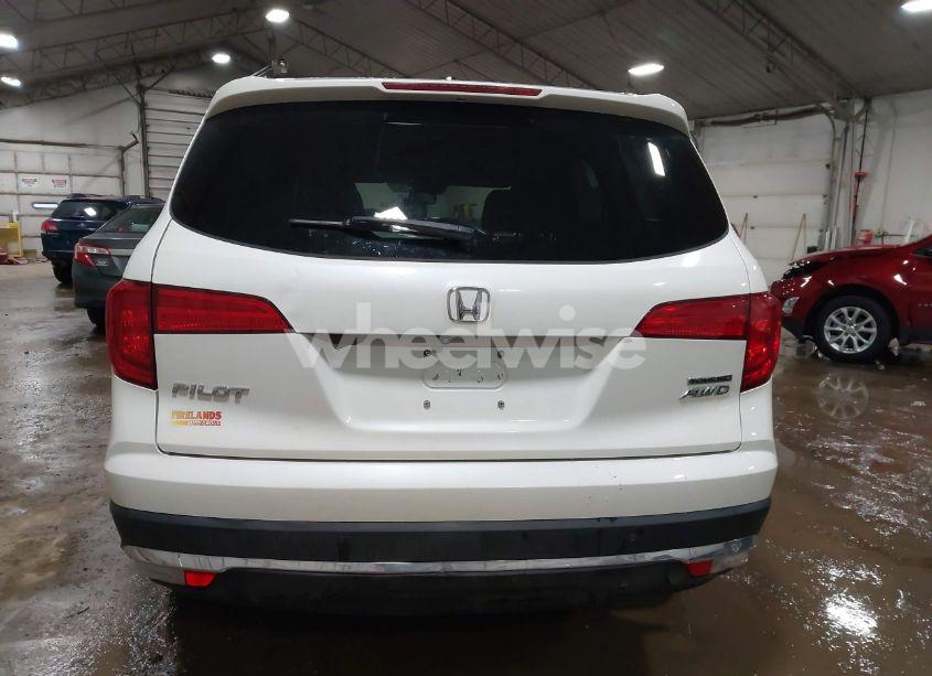Photo 16 of 2016 Honda Pilot TOURING (VIN 5FNYF6H97GB040207)