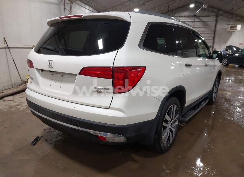 Photo 4 of 2016 Honda Pilot TOURING (VIN 5FNYF6H97GB040207)