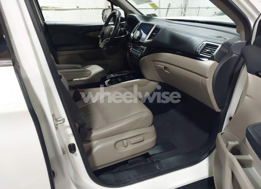 Photo 5 of 2016 Honda Pilot TOURING (VIN 5FNYF6H97GB040207)
