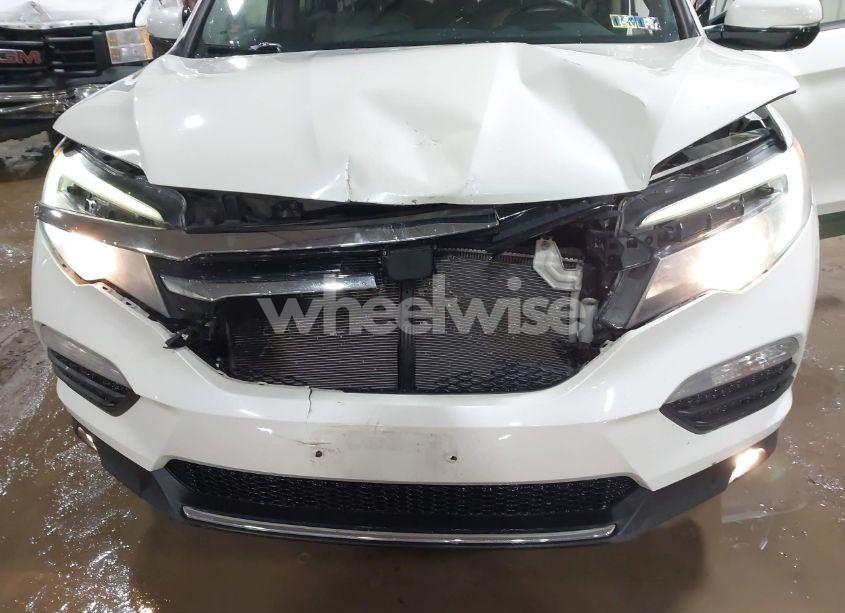 Photo 6 of 2016 Honda Pilot TOURING (VIN 5FNYF6H97GB040207)