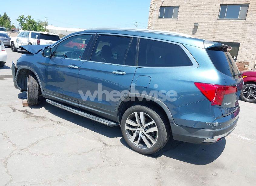 Photo 3 of 2016 Honda Pilot TOURING (VIN 5FNYF6H97GB054043)
