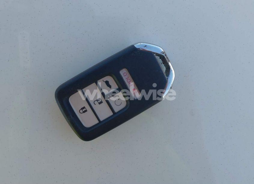 Photo 11 of 2016 Honda Pilot TOURING (VIN 5FNYF6H97GB088824)