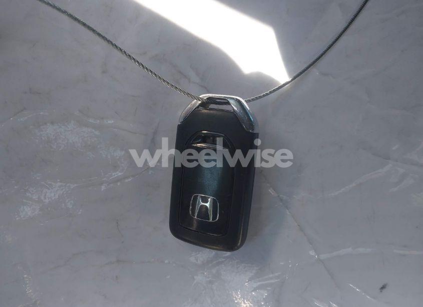 Photo 11 of 2016 Honda Pilot TOURING (VIN 5FNYF6H97GB127783)