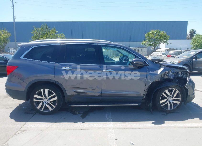 Photo 13 of 2016 Honda Pilot TOURING (VIN 5FNYF6H97GB127783)