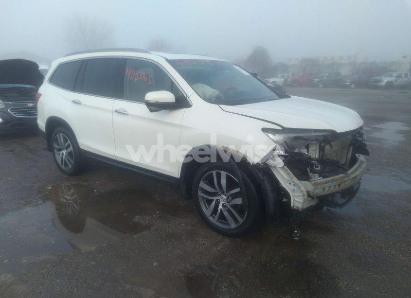 2017 Honda Pilot TOURING (VIN 5FNYF6H97HB000484) main photo