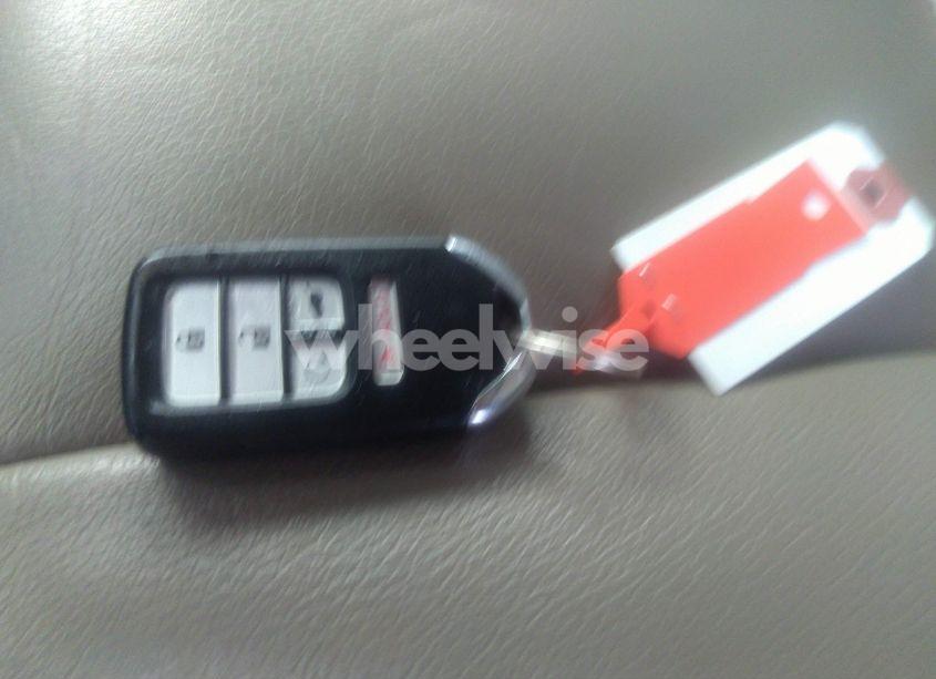 Photo 11 of 2017 Honda Pilot TOURING (VIN 5FNYF6H97HB000484)