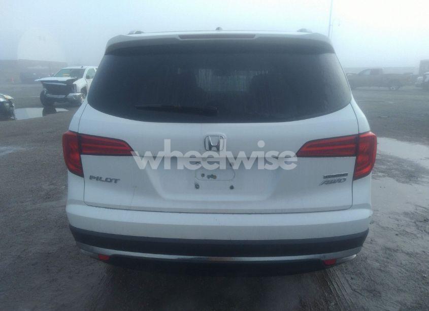 Photo 16 of 2017 Honda Pilot TOURING (VIN 5FNYF6H97HB000484)