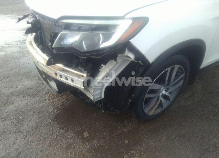 Photo 17 of 2017 Honda Pilot TOURING (VIN 5FNYF6H97HB000484)