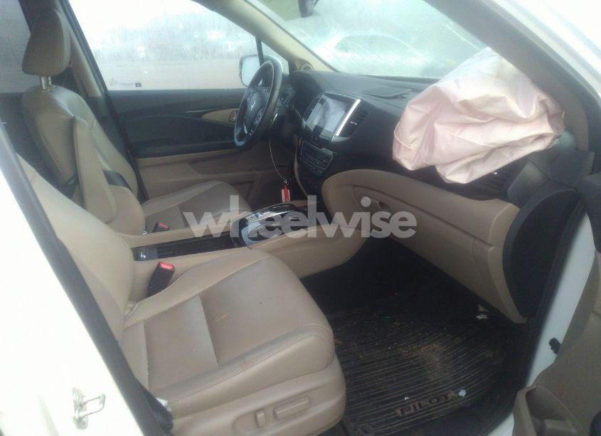 Photo 5 of 2017 Honda Pilot TOURING (VIN 5FNYF6H97HB000484)