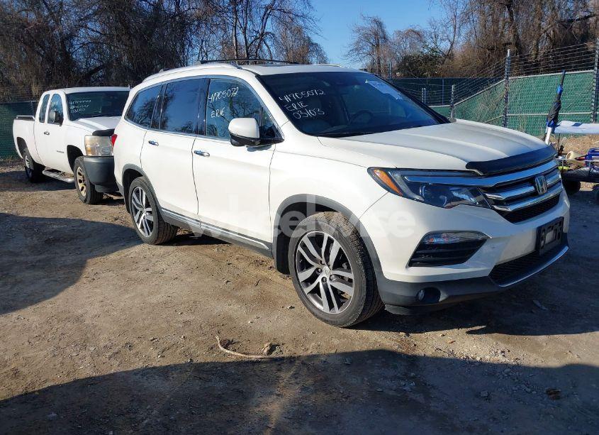 2017 Honda Pilot TOURING (VIN 5FNYF6H97HB021402) main photo