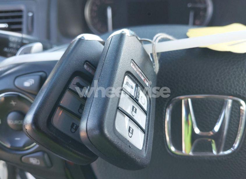 Photo 11 of 2017 Honda Pilot TOURING (VIN 5FNYF6H97HB021402)