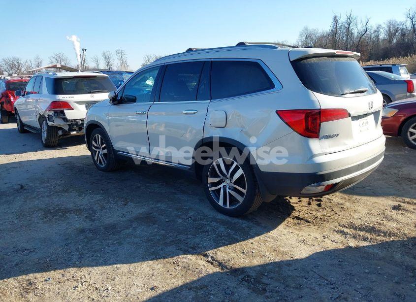 Photo 3 of 2017 Honda Pilot TOURING (VIN 5FNYF6H97HB021402)