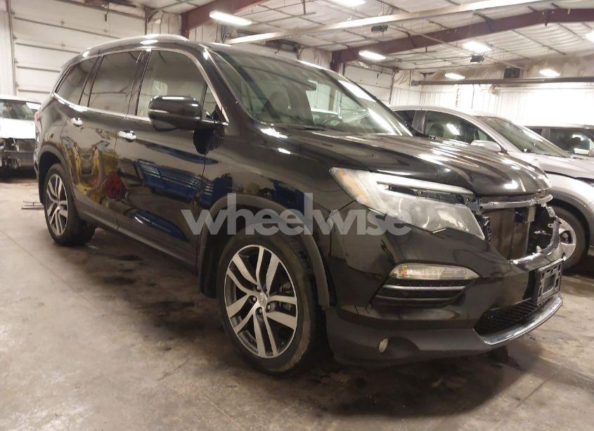 2017 Honda Pilot TOURING (VIN 5FNYF6H97HB025160) main photo