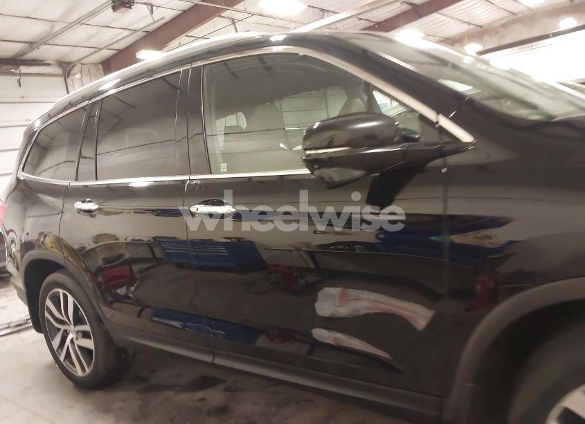 Photo 14 of 2017 Honda Pilot TOURING (VIN 5FNYF6H97HB025160)