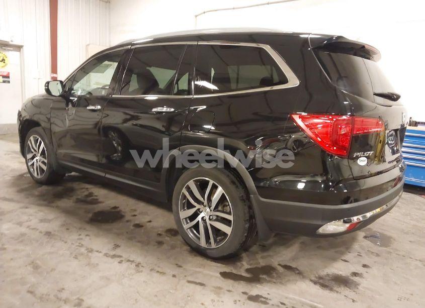 Photo 3 of 2017 Honda Pilot TOURING (VIN 5FNYF6H97HB025160)