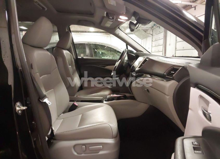 Photo 5 of 2017 Honda Pilot TOURING (VIN 5FNYF6H97HB025160)