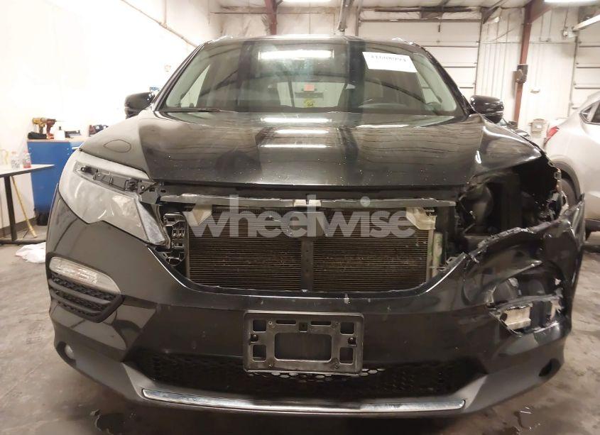 Photo 6 of 2017 Honda Pilot TOURING (VIN 5FNYF6H97HB025160)