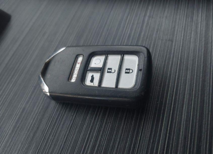 Photo 11 of 2017 Honda Pilot TOURING (VIN 5FNYF6H97HB040581)