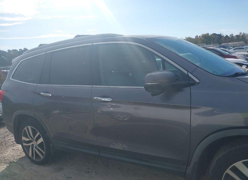 Photo 13 of 2017 Honda Pilot TOURING (VIN 5FNYF6H97HB040581)
