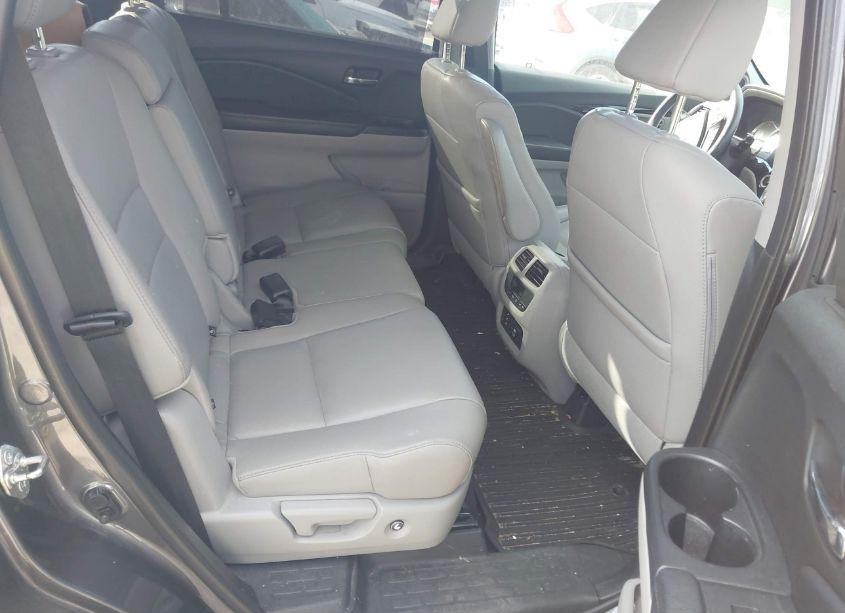 Photo 8 of 2017 Honda Pilot TOURING (VIN 5FNYF6H97HB040581)