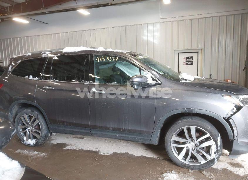 Photo 13 of 2017 Honda Pilot TOURING (VIN 5FNYF6H97HB075881)