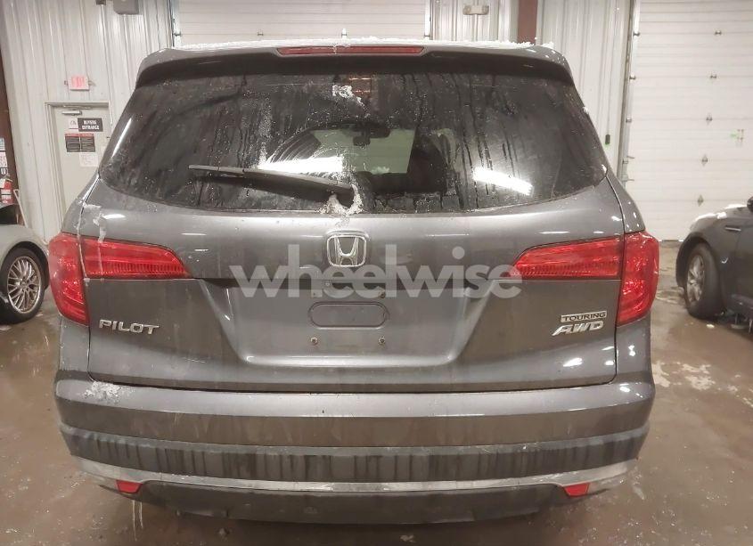 Photo 16 of 2017 Honda Pilot TOURING (VIN 5FNYF6H97HB075881)