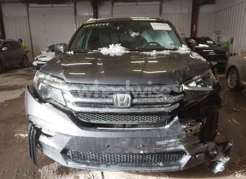 Photo 6 of 2017 Honda Pilot TOURING (VIN 5FNYF6H97HB075881)