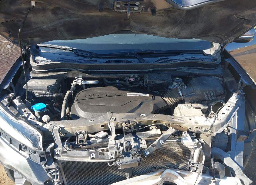 Photo 10 of 2018 Honda Pilot TOURING (VIN 5FNYF6H97JB039808)