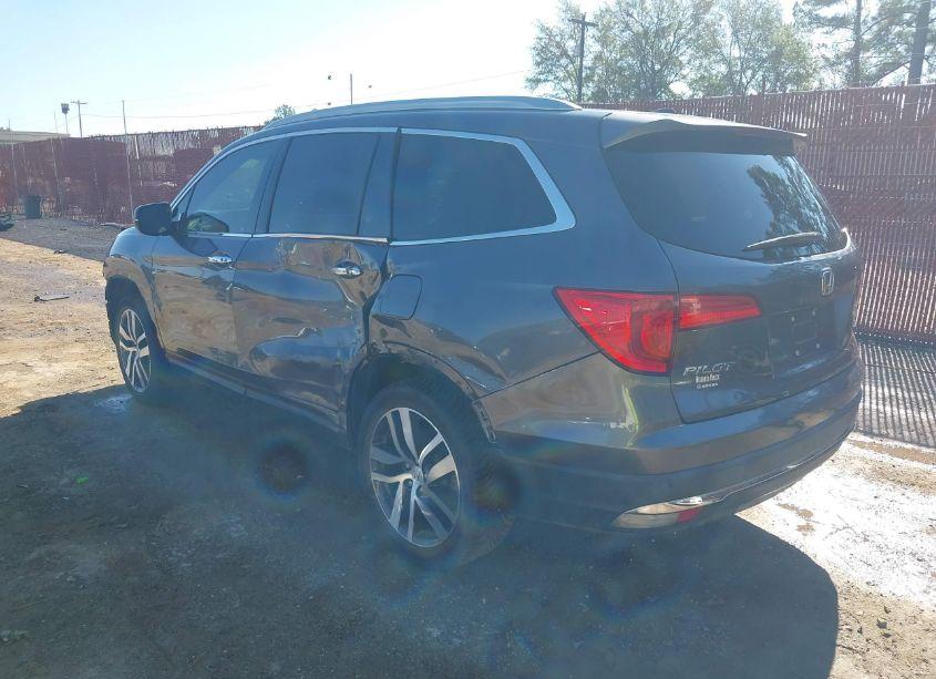 Photo 3 of 2018 Honda Pilot TOURING (VIN 5FNYF6H97JB039808)