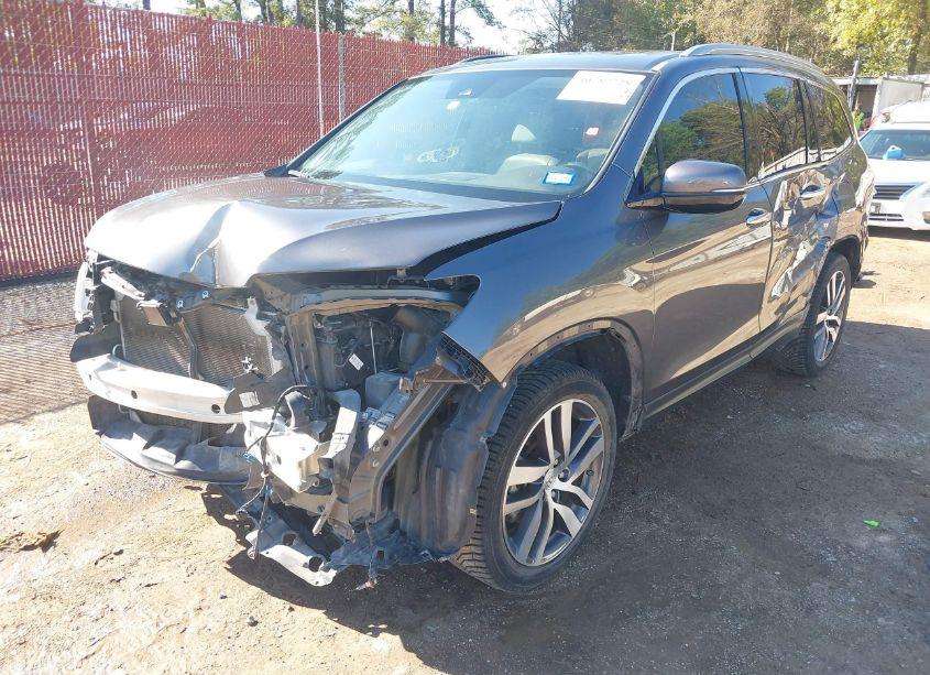 Photo 6 of 2018 Honda Pilot TOURING (VIN 5FNYF6H97JB039808)