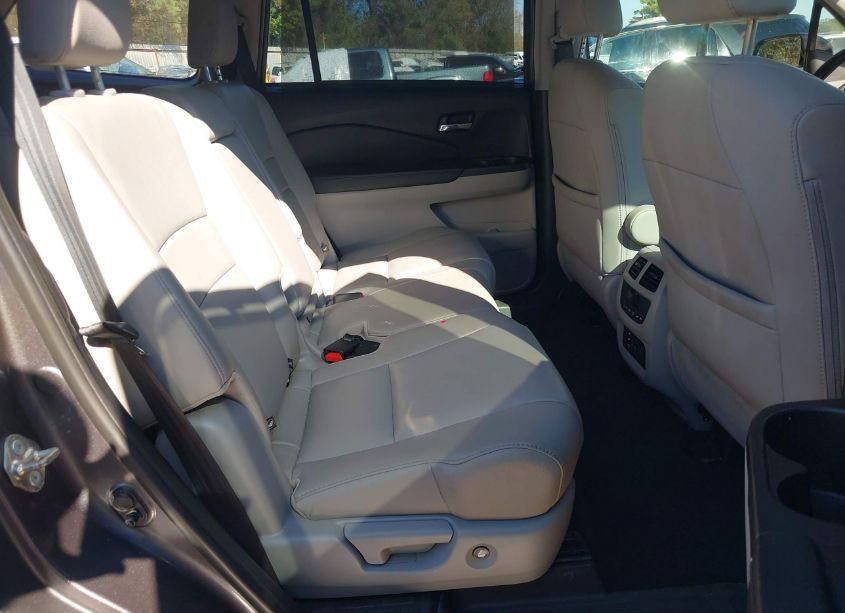 Photo 8 of 2018 Honda Pilot TOURING (VIN 5FNYF6H97JB039808)