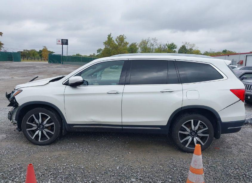 Photo 15 of 2019 Honda Pilot TOURING (VIN 5FNYF6H97KB004915)