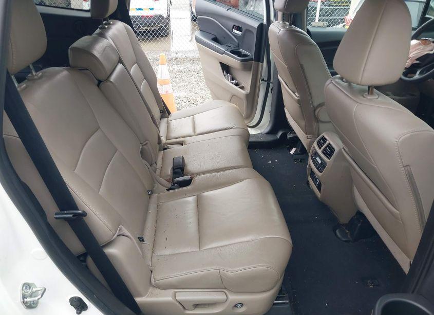 Photo 8 of 2019 Honda Pilot TOURING (VIN 5FNYF6H97KB004915)