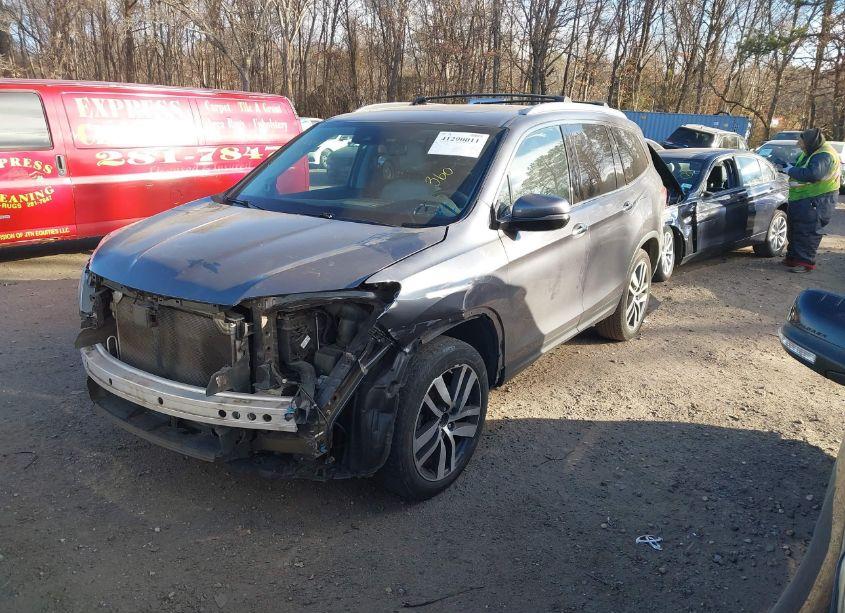 Photo 2 of 2016 Honda Pilot TOURING (VIN 5FNYF6H98GB022864)