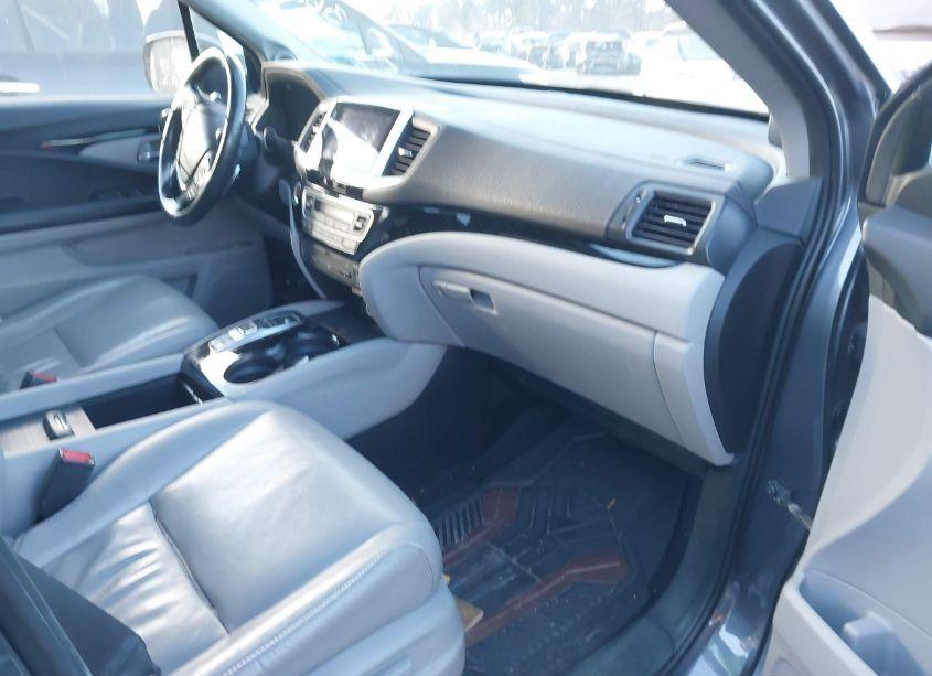 Photo 5 of 2016 Honda Pilot TOURING (VIN 5FNYF6H98GB022864)