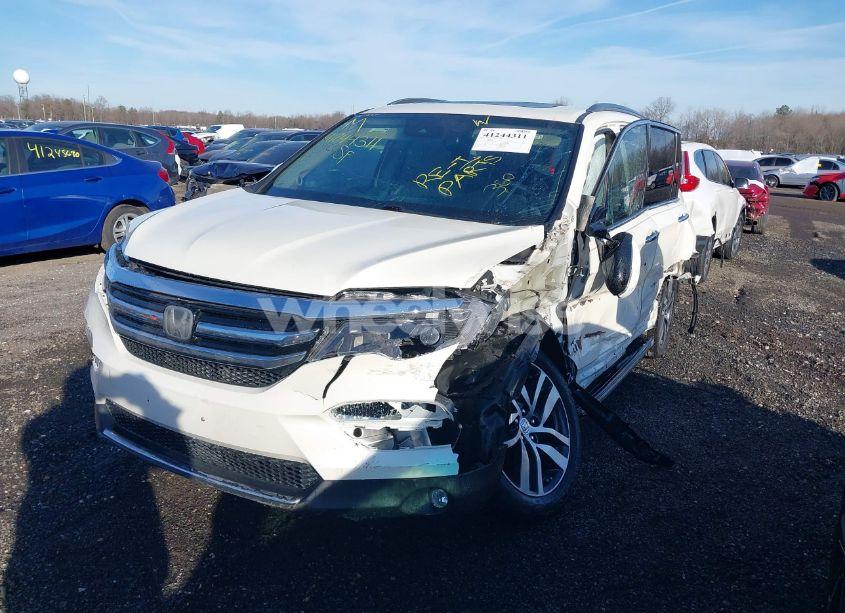 Photo 2 of 2017 Honda Pilot TOURING (VIN 5FNYF6H98HB102313)