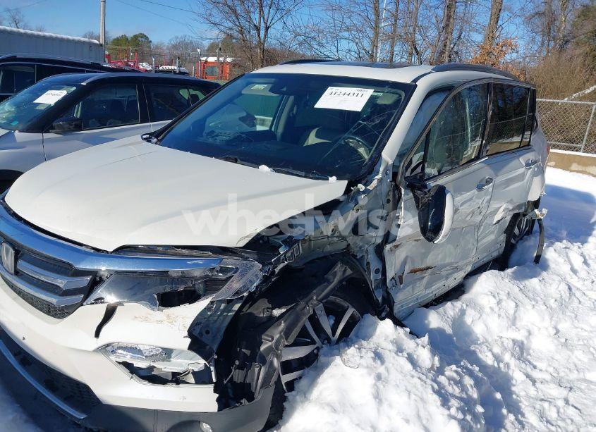 Photo 6 of 2017 Honda Pilot TOURING (VIN 5FNYF6H98HB102313)