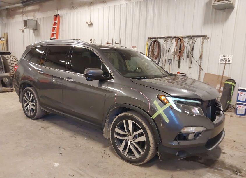 2016 Honda Pilot TOURING (VIN 5FNYF6H99GB088887) main photo