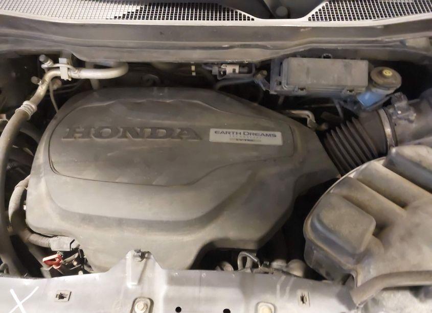 Photo 10 of 2016 Honda Pilot TOURING (VIN 5FNYF6H99GB088887)